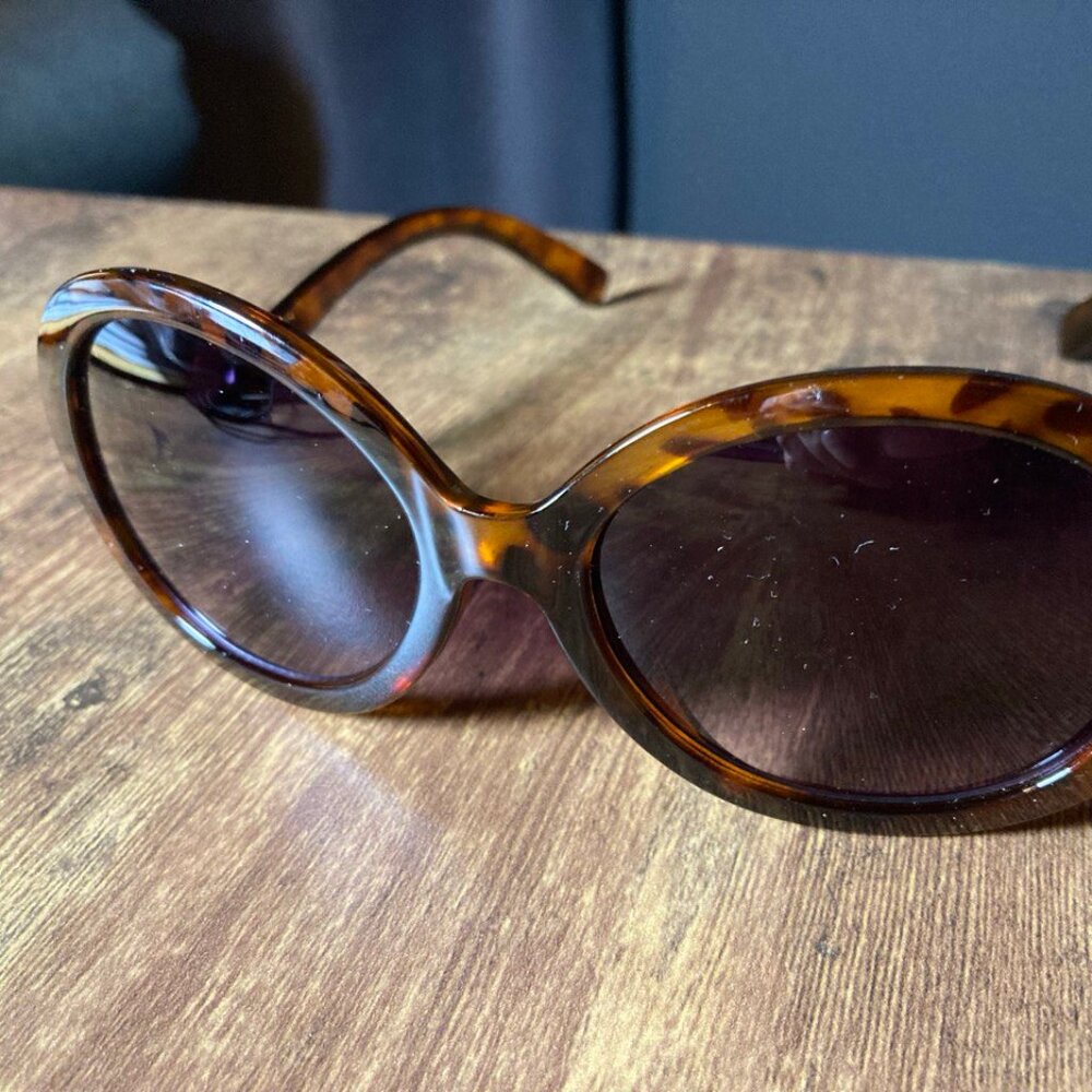 NWOT Unbranded Women's Tortoise Shell Scroll Sunglasses